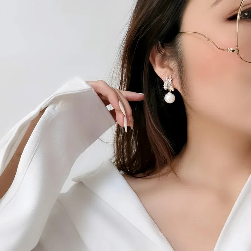 Huitan Fancy Leaf Design Imitation Pearl Dangle Earrings Women Temperament Bride Wedding Earrings Girl Gift New Fashion Jewelry