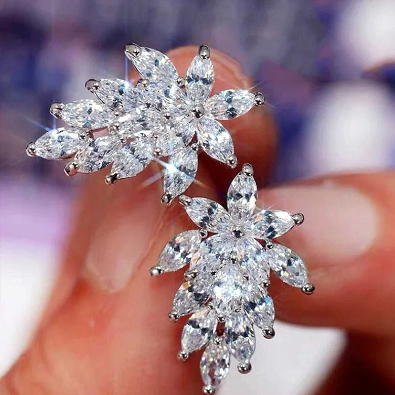 Huitan Sparkling Women's Cubic Zirconia Stud Earrings Gorgeous Female Wedding Party Fashion Ear Piercing Accessories New Jewelry